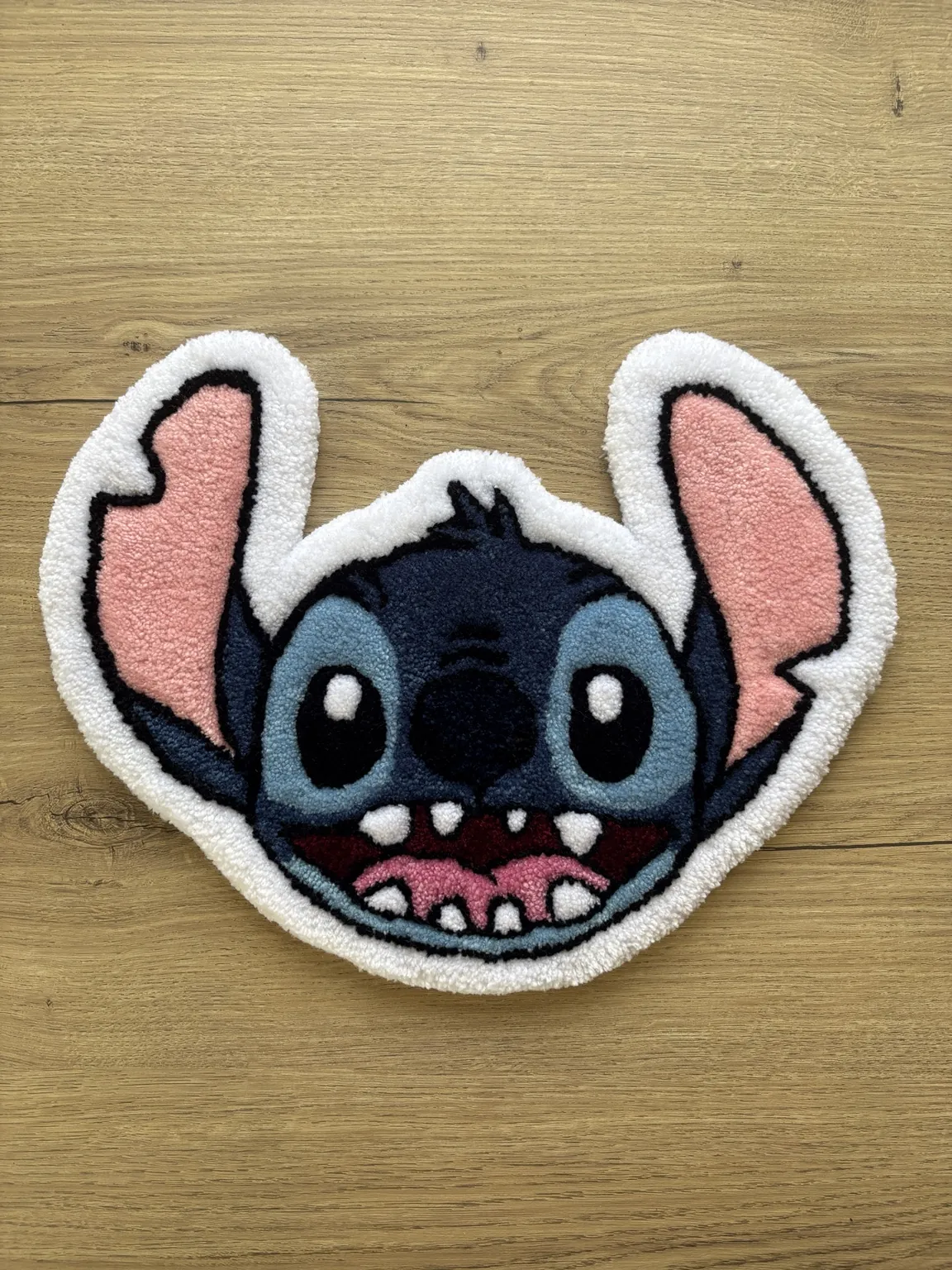Stitch — création tuftée Bruyère Avenue